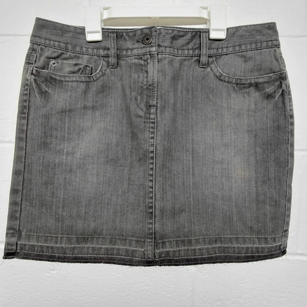 Ann Taylor LOFT Womens 10 Denim Gray Skirt Raw Hem Distressed Grunge Goth Witchy